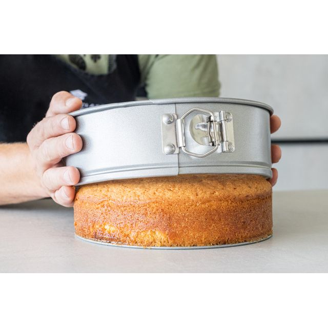 KitchenCraft Non-Stick Loose Base Springform Cake Pan 20cm