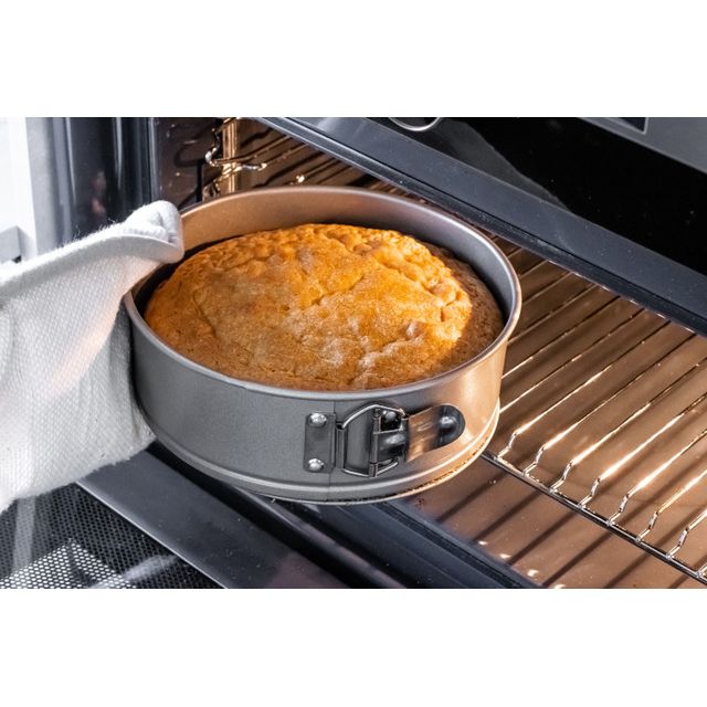 KitchenCraft Non-Stick Loose Base Springform Cake Pan 20cm