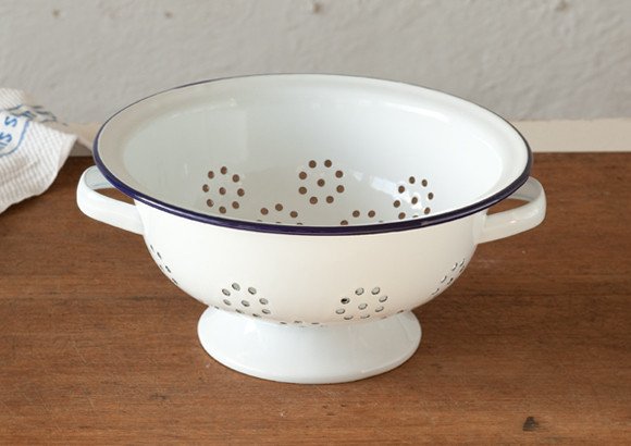 Falcon Enamelware Colander 24cm - Image 3