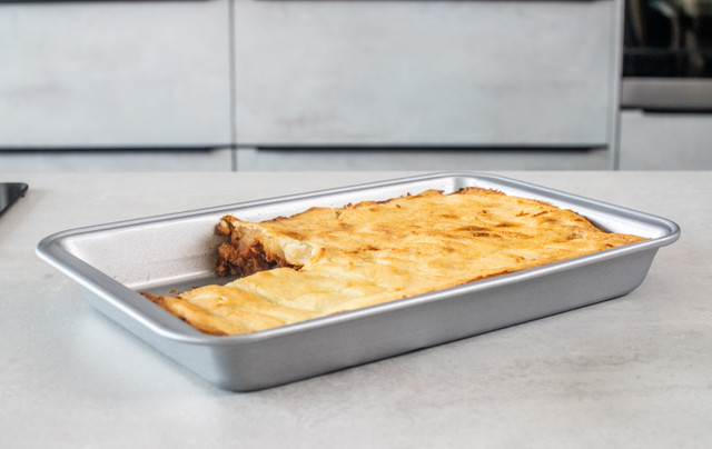 KitchenCraft Non-Stick Baking Pan, 31.5cm x 20cm - Image 6