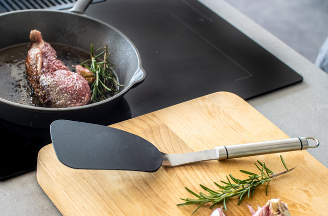 KitchenCraft Stainless Steel Non-Stick Flexible Turner - Image 3