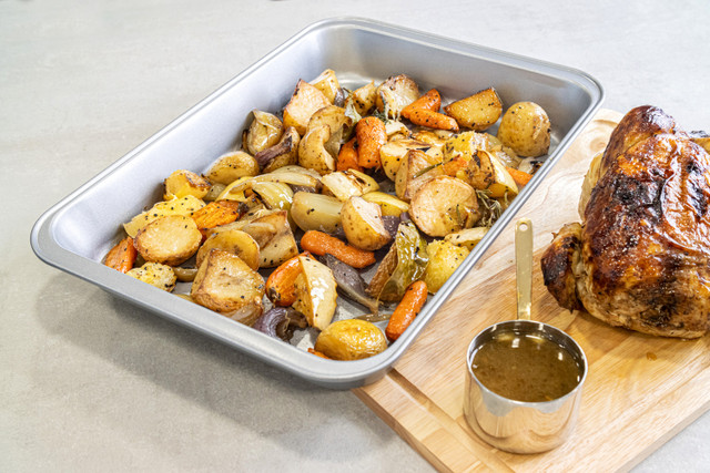 KitchenCraft Non-Stick Roasting Pan, 41cm x 28.5cm - Image 7
