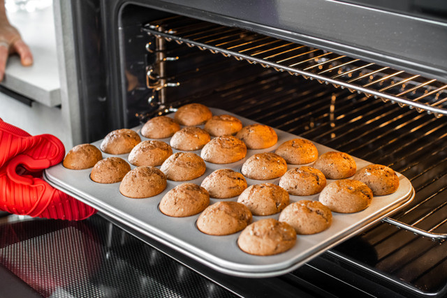 KitchenCraft Non-Stick Mini Twenty Four Hole Baking / Tart Pan - Image 4