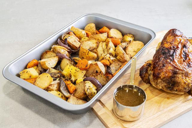 KitchenCraft Non-Stick Roasting Pan, 37.5cm x 25cm - Image 7