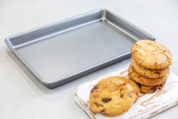 KitchenCraft Non-Stick Baking Pan, 33.5cm x 24.5cm - Image 6