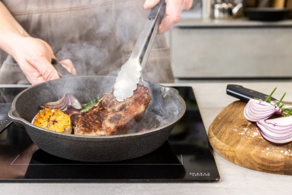 KitchenCraft Deluxe Cast Iron Grill Pan, 24cm - Image 7