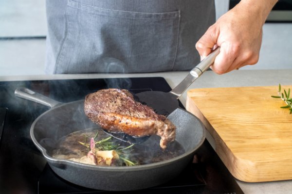 KitchenCraft Stainless Steel Non-Stick Flexible Turner - Image 2