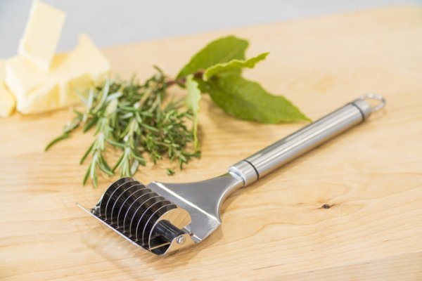 KitchenCraft Mint & Herb Cutter - Image 6