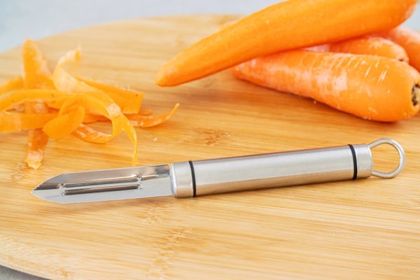 KitchenCraft Professional Stainless Steel Peeler - Image 2