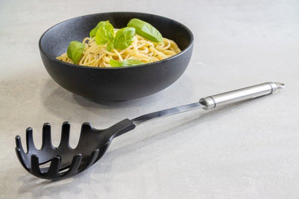 KitchenCraft Stainless Steel Non-Stick Spaghetti Server - Image 3