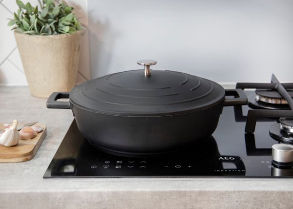 MasterClass Cast Aluminium Shallow Casserole Dish 4L Black - Image 5