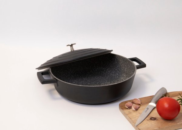 MasterClass Cast Aluminium Shallow Casserole Dish 4L Black - Image 9