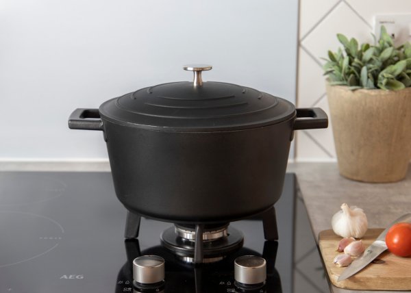 MasterClass Cast Aluminium Casserole Dish 4L Black - Image 8