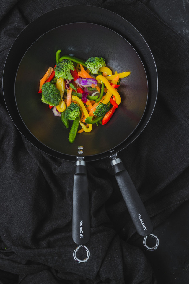 KitchenCraft Oriental Carbon Steel 30cm Non-Stick Wok - Image 5