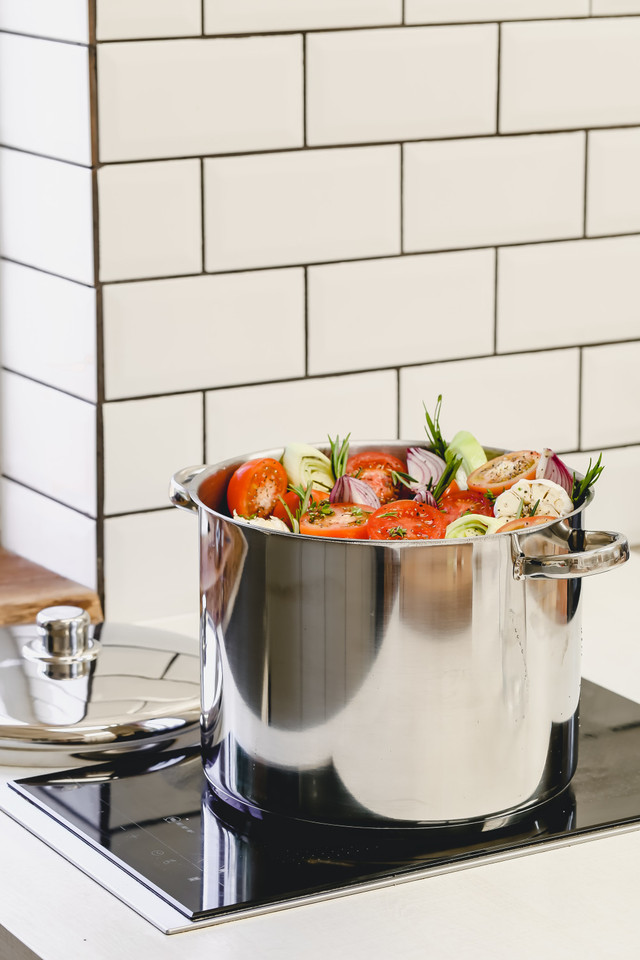 MasterClass Stainless Steel Stockpot 14L - Image 3