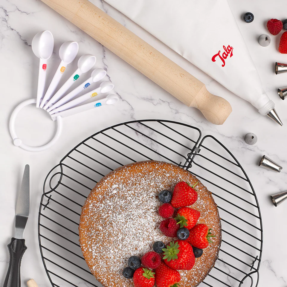 Tala Icing Bag Set with 8 Nozzles - Image 3