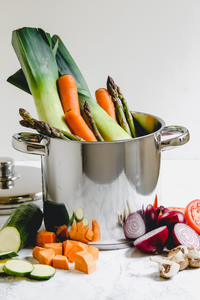 MasterClass Stainless Steel Stockpot 5.5L - Image 6