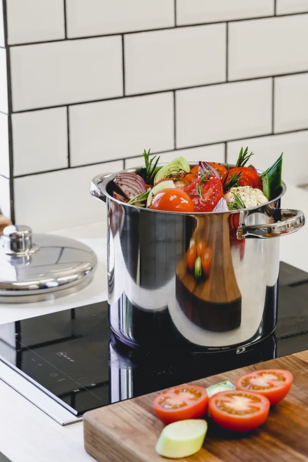 MasterClass Stainless Steel Stockpot 7L - Image 6