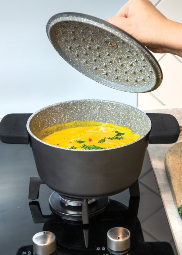 Masterclass 3 Piece Silicone Handle Cover Set - Image 4