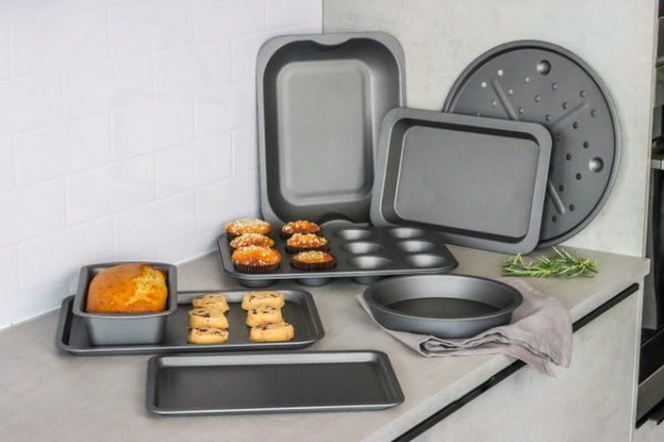 KitchenCraft 8-Piece Non-Stick Roasting and Baking Set - Image 5