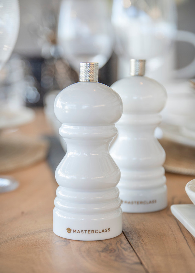 MasterClass Salt or Pepper Mill 12cm - White - Image 6