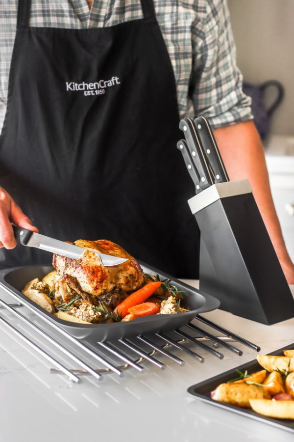 KitchenCraft 8-Piece Non-Stick Roasting and Baking Set - Image 6