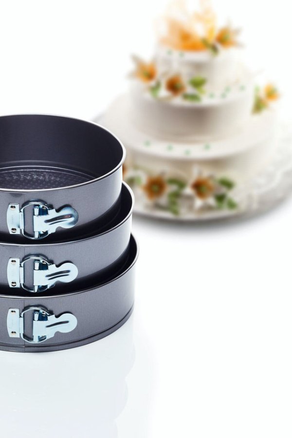 Kitchencraft Cake Tin Set 3 Piece - Image 2